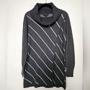 White House Black Market Sweater, Size M, GREAT Condition!
